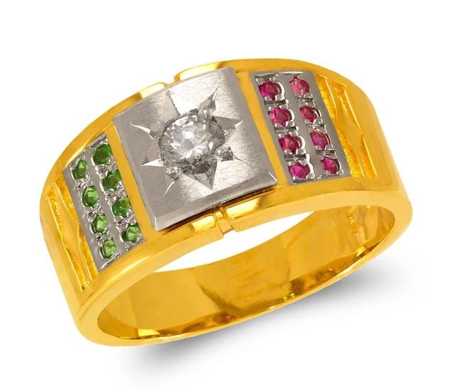 NEW 14K TWO TONE GOLD MEN'S FANCY RING: NEW 14K TWO TONE GOLD MEN'S FANCY RING MEN'S FANCY RING NEW 14K TWO TONE GOLD Apx. WIDTH: 11mm Apx. WEIGHT: 7.6g