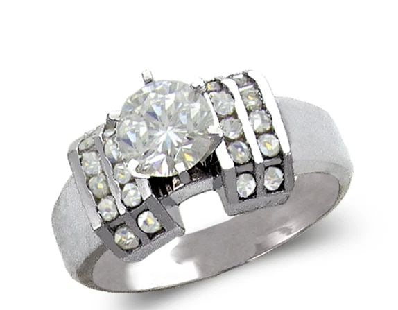NEW 14K WHITE GOLD LADIES FASHION WHITE SOLITAIRE RING: NEW 14K WHITE GOLD LADIES FASHION WHITE SOLITAIRE RING LADIES FASHION WHITE SOLITAIRE RING NEW 14K WHITE GOLD Apx. WIDTH: 10mm Apx. WEIGHT: 7.2g