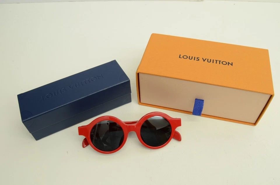 AUTHENTIC LOUIS VUITTON RED SUPREME SUNGLASSES Z0989E 9F2 LV 46 21 145 MONOGRAM: AUTHENTIC LOUIS VUITTON RED SUPREME SUNGLASSES Z0989E 9F2 LV 46 21 145 MONOGRAM Authentic Louis Vuitton Red Supreme Sunglasses Z0989E 9F2 LV 46 21 145 Monogram Authentic Louis Vuitton Red Supreme Sung