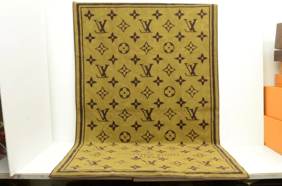 AUTHENTIC LOUIS VUITTON BROWN TAN MONOGRAM LARGE COTTON BEACH BATH TOWEL SPA (1 of 2)