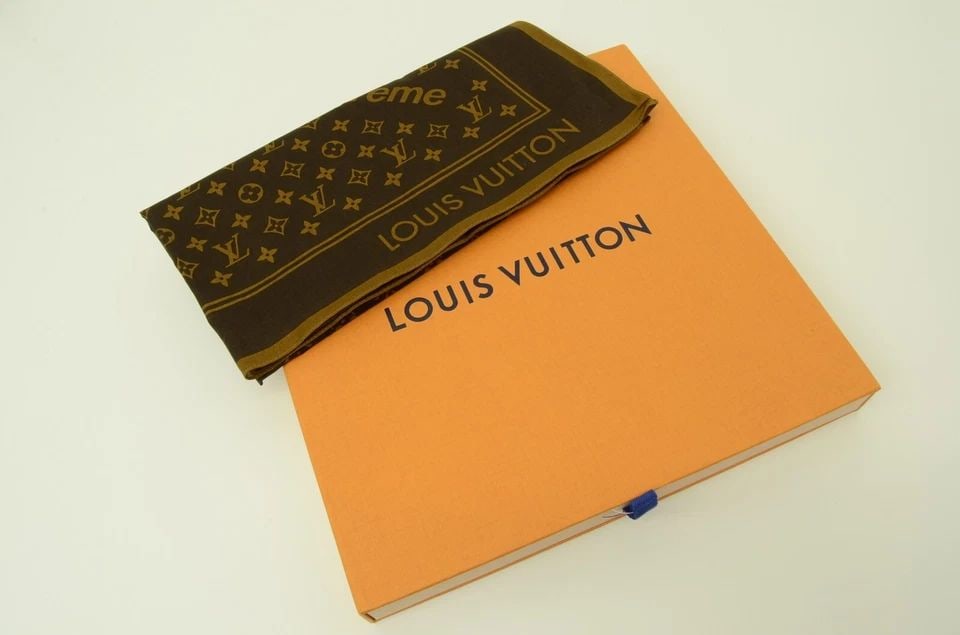 AUTHENTIC LOUIS VUITTON BROWN 100% COTTON LV MONOGRAM SUPREME SCARF 55CM POCKET (1 of 2)