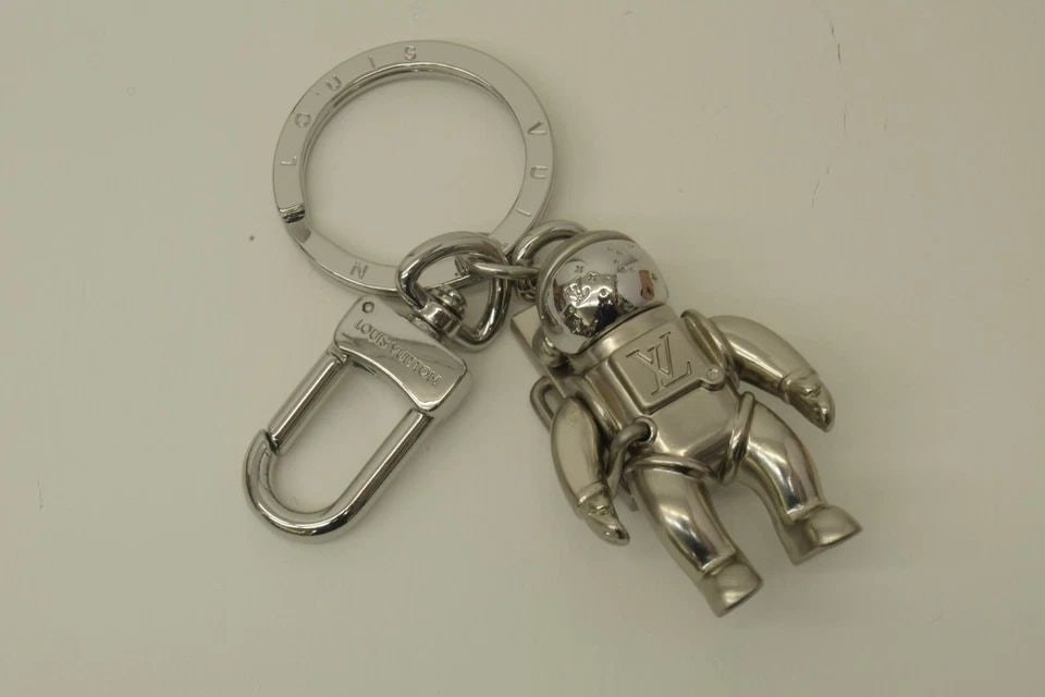 AUTHENTIC LOUIS VUITTON SILVER PLATED ASTRONAUGHT KEYCHAIN JEWELRY ACCESSORY (1 of 2)