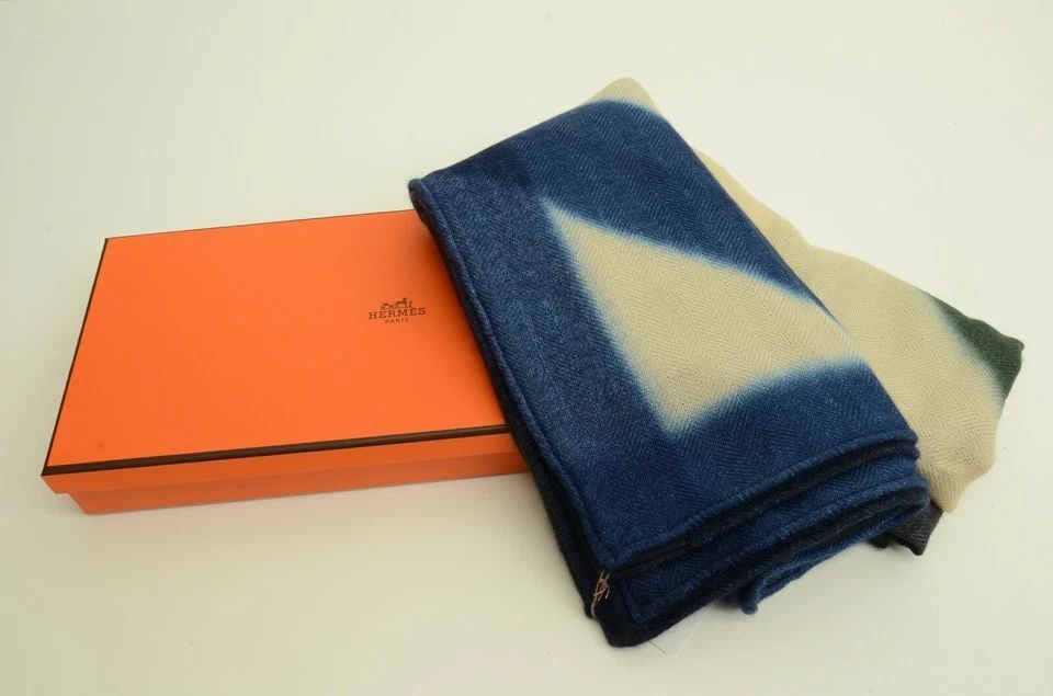 AUTHENTIC HERMES CASHMERE SCARF STRIPED BLUE WHITE 110CM MODERN RELEASE WRAP (1 of 2)