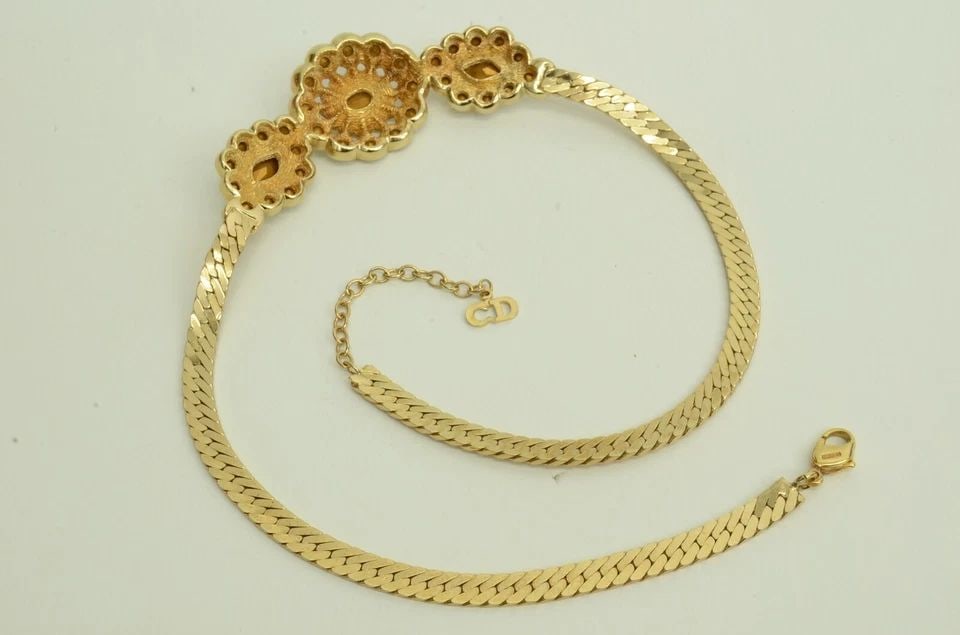AUTHENTIC CHRISTIAN DIOR VTG NECKLACE GP RHINESTONE EMBLEM ROUND OVAL JEWELRY (1 of 2)