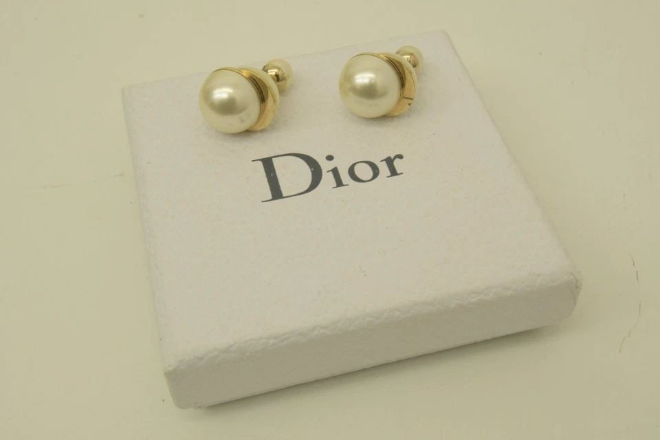 AUTHENTIC CHRISTIAN DIOR PIERCED TWIN FAUX PEARL EARRINGS GP JEWELRY ACCESSORIES: AUTHENTIC CHRISTIAN DIOR PIERCED TWIN FAUX PEARL EARRINGS GP JEWELRY ACCESSORIES Jewelry Accessories Ladies, Womens, Female Pierced Closure Circle, Round Gold Plated, Faux Pearl Luxury, Chic Height: 1