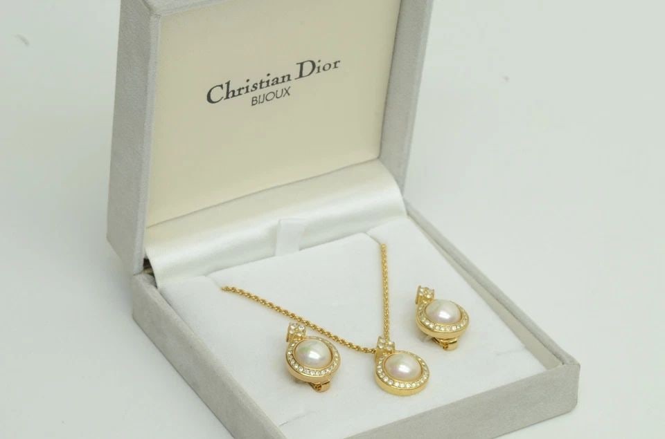 AUTHENTIC DIOR PEARL NECKLACE EARRING SET VINTAGE GP RHINESTONE JEWELRY WITH BOX (1 of 2)