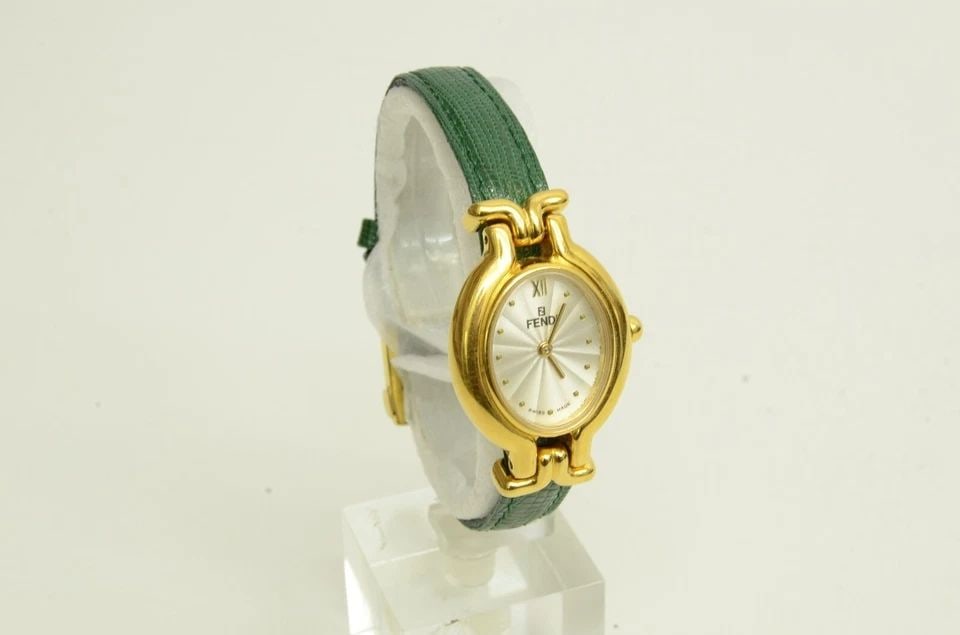 AUTHENTIC FENDI OROLOGI OVAL GP 24MM WATCH GOLD GP VINTAGE LEATHER STRAPS 640L: AUTHENTIC FENDI OROLOGI OVAL GP 24MM WATCH GOLD GP VINTAGE LEATHER STRAPS 640L AUTHENTIC FENDI OROLOGI OVAL GP 24MM WATCH GOLD GP VINTAGE LEATHER STRAPS 640L Fendi Roma Orologi 24mm Case 10mm Lug Leng