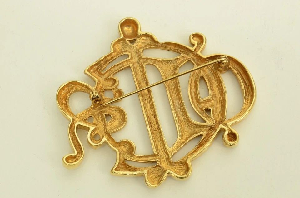 AUTHENTIC CHRISTIAN DIOR INSIGNIA SIGN BROOCH VINTAGE GP PIN JEWELRY ACCESSORY (1 of 2)