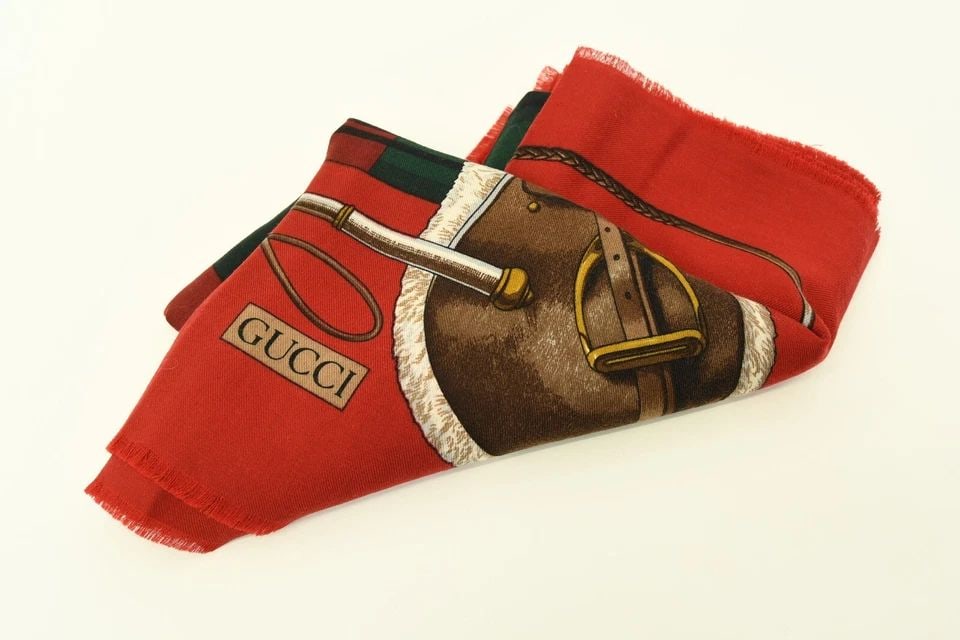 AUTHENTIC GUCCI 100% WOOL SCARF EQUESTRIAN SADDLE CHECK RED 140CM HORSE SHAWL (1 of 2)