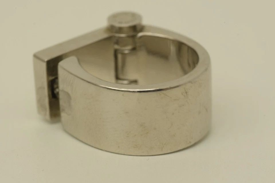 AUTHENTIC LOUIS VUITTON RING LV LOGO PUSH BUTTON CLIP BAND JEWELRY ACCESSORY: AUTHENTIC LOUIS VUITTON RING LV LOGO PUSH BUTTON CLIP BAND JEWELRY ACCESSORY Authentic Louis Vuitton Ring LV Logo Push Button Clip Band Jewelry Accessory Louis Vuitton Silver Plated Logo, Signature Si