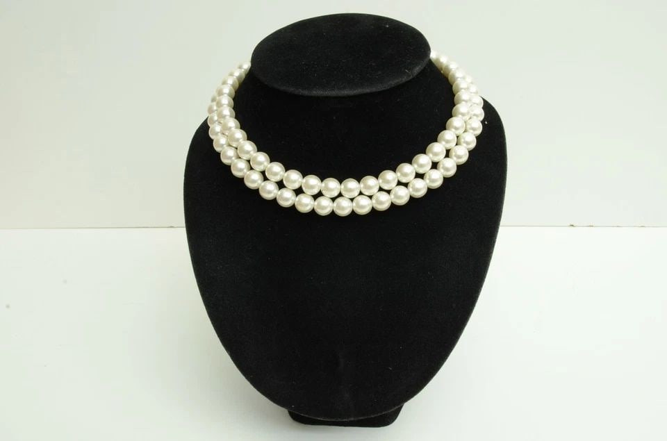 AUTHENTIC FERRAGAMO GANCINI FAUX PEARL CLIP NECKLACE GOLD EMBLEM GP JEWELRY (1 of 2)