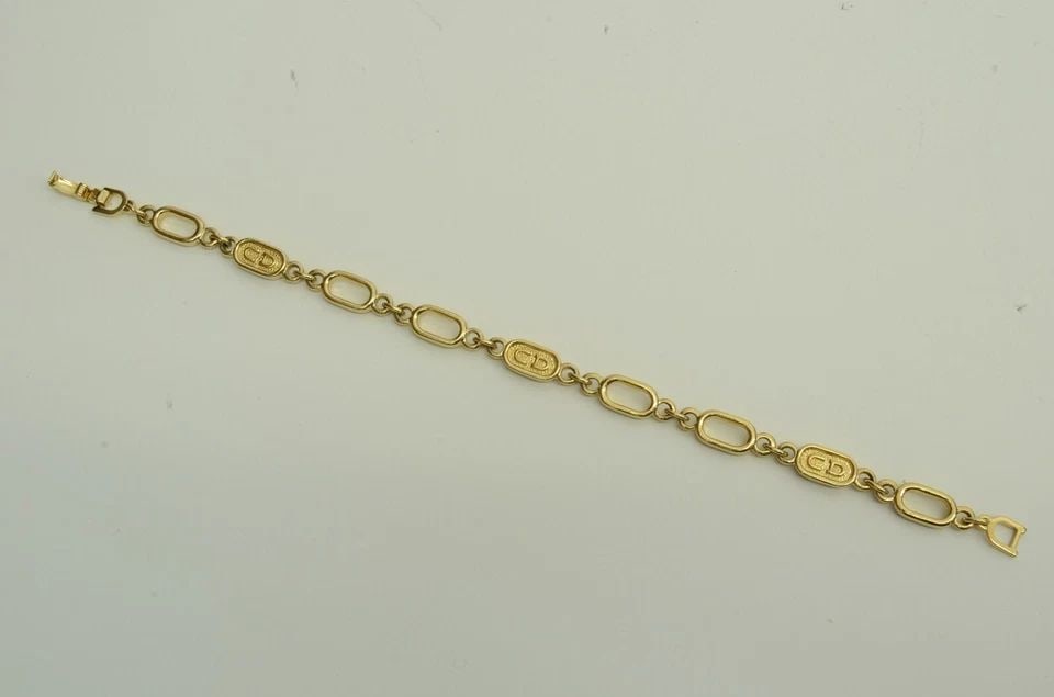 AUTHENTIC CHRISTIAN DIOR BRACELET CD LOGO OVAL EMBLEM SIGNATURE GP JEWELRY 1 (1 of 2)