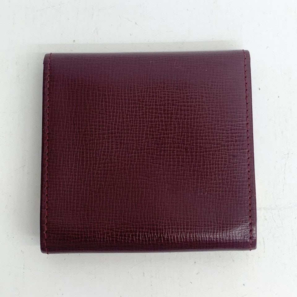 AUTHENTIC CARTIER VINTAGE LEATHER DOUBLE C DECOR WALLET COIN CASE BURGUNDY GP 2: AUTHENTIC CARTIER VINTAGE LEATHER DOUBLE C DECOR WALLET COIN CASE BURGUNDY GP 2 Must de Cartier Double C Decor Fold Clip Closure, Coin Pocket Width: 7.8 cm Height: 8.0 cm Depth: 1.3 cm Burgundy, Borde