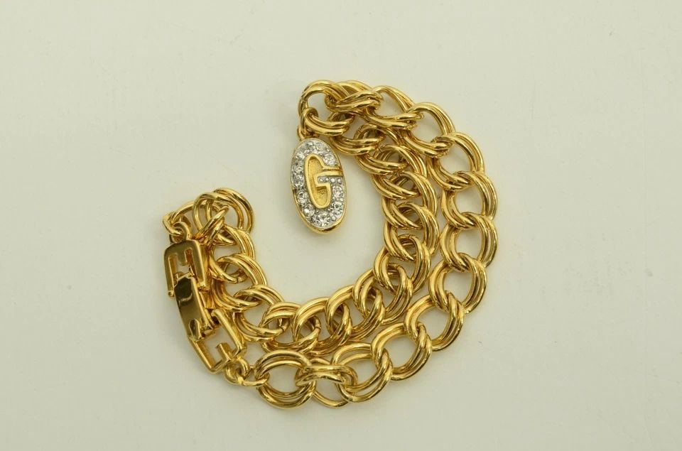 AUTHENTIC GIVENCHY GP LOGO CHARM BRACELET RHINESTONE OVAL GOLD EMBLEM JEWELRY (1 of 2)