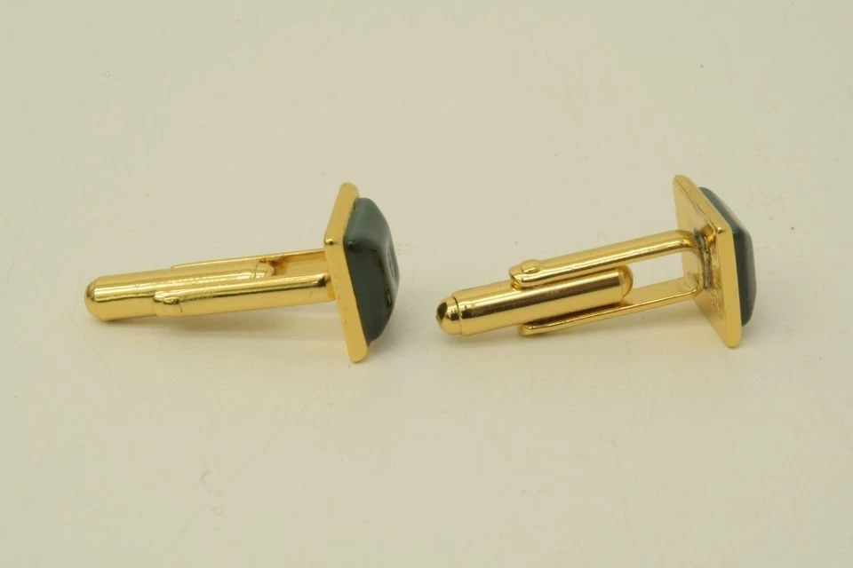 AUTHENTIC GUCCI CUFFLINKS GOLD PLATED SQUARE GREEN STONE FASHION ACCESSORIES: AUTHENTIC GUCCI CUFFLINKS GOLD PLATED SQUARE GREEN STONE FASHION ACCESSORIES Authentic Gucci Cufflinks Gold Plated Square Green Stone Fashion Accessories AUTHENTIC GUCCI CUFFLINKS GOLD PLATED SQUARE G