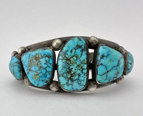 HARRISON JIM NAVAJO STERLING SILVER LONE MOUNTAIN TURQUOISE CUFF BRACELET 108G: HARRISON JIM NAVAJO STERLING SILVER LONE MOUNTAIN TURQUOISE CUFF BRACELET 108G Vtg Harrison Jim Navajo Sterling Silver Lone Mountain Turquoise Stamped Cuff Bracelet 108.3g Cuff is 5 1/2" tip to Tip an