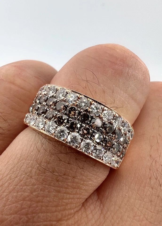 FINE 14K ROSE GOLD 2.00TCW COGNAC CHAMPAGNE & WHITE DIAMOND PAVE SET BAND RING: FINE 14K ROSE GOLD 2.00TCW COGNAC CHAMPAGNE & WHITE DIAMOND PAVE SET BAND RING Designer Fine 14k Rose Gold 2.00tcw Cognac Champagne & White Diamond Pave Set Band Ring Ring Size: 9.5 - Can Be Resized M