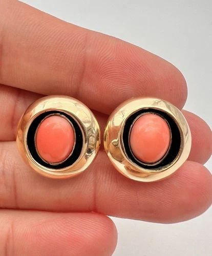 VTG NAVAJO 14K YELLOW GOLD ANGEL SKIN CORAL SHADOWBOX OMEGA BACK POST EARRINGS: VTG NAVAJO 14K YELLOW GOLD ANGEL SKIN CORAL SHADOWBOX OMEGA BACK POST EARRINGS Vtg Navajo 14k Yellow Gold Angel Skin Coral Shadowbox Omega Back Post Earrings Size: 3/4" Tall By 3/4" Wide Weight is 10.