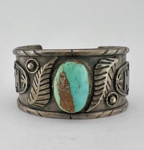 VTG NAVAJO STERLING SILVER ROYSTON TURQUOISE STAMPED KACHINA CUFF BRACELET 92.5G: VTG NAVAJO STERLING SILVER ROYSTON TURQUOISE STAMPED KACHINA CUFF BRACELET 92.5G Vtg Navajo Sterling Silver Royston Turquoise Stamped Kachina Cuff Bracelet 92.5g Cuff is 5 1/4" tip to Tip and has a 1 