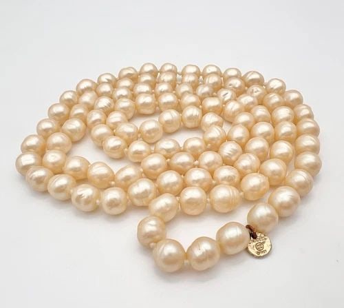 AUTHENTIC CHANEL 1981 FAUX BAROQUE PEARL LAYERING BEADED WOMEN'S NECKLACE 45" (1 of 1)