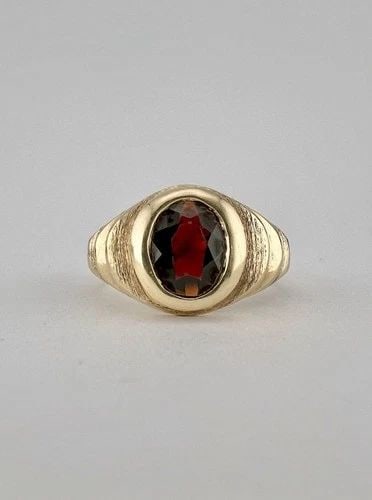 VINTAGE 10K YELLOW GOLD NATURAL GARNET OVAL MEN'S RING (1 of 1)
