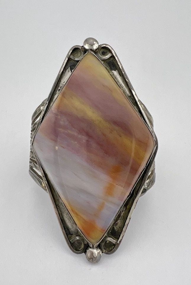 VTG FRED HARVEY NAVAJO COIN SILVER PETRIFIED WOOD 3.5" WIDE CUFF BRACELET 100.8G: VTG FRED HARVEY NAVAJO COIN SILVER PETRIFIED WOOD 3.5" WIDE CUFF BRACELET 100.8G Vtg Fred Harvey Navajo Coin Silver Petrified Wood 3.5" Wide Cuff Bracelet 100.8g Cuff is 6" tip to Tip and has a 7/8" W