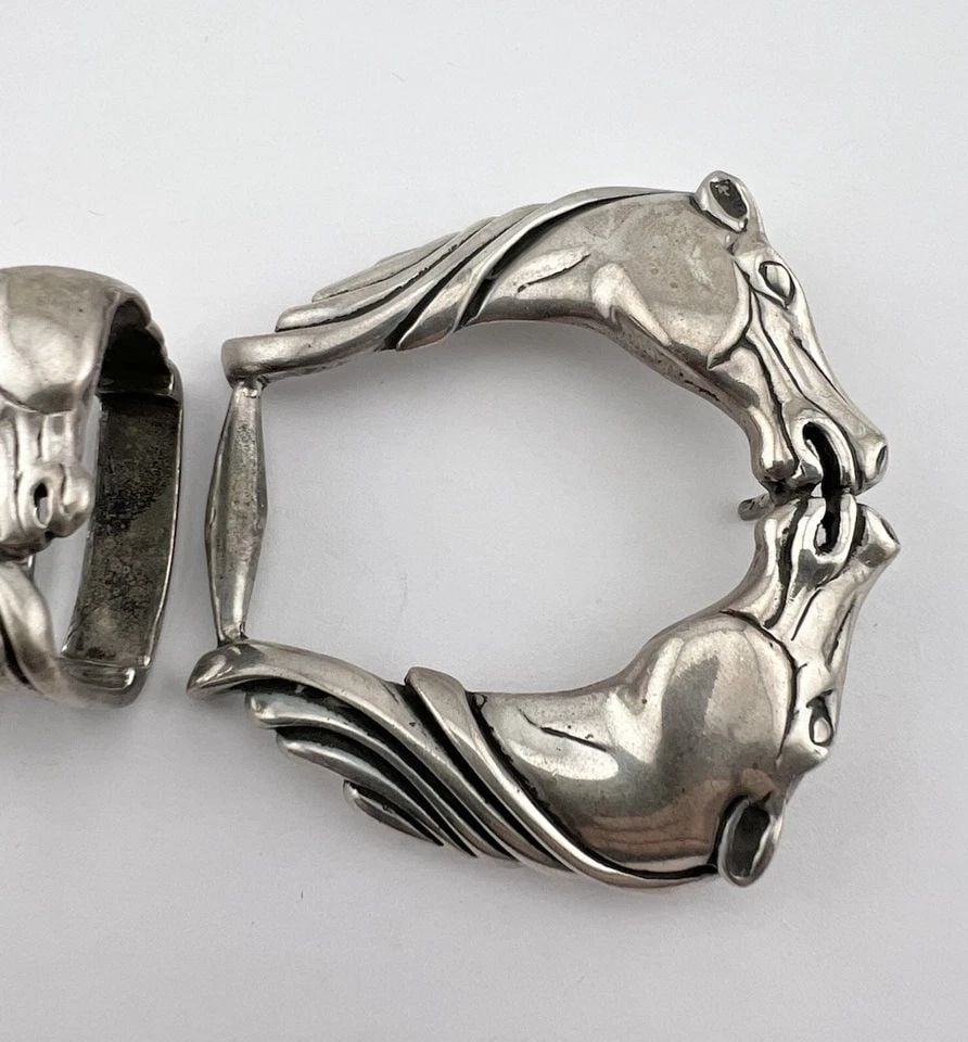 MASSIVE 114G VTG STERLING SILVER EQUESTRIAN HORSE'S 4 PIECE RANGER BELT BUCKLE: MASSIVE 114G VTG STERLING SILVER EQUESTRIAN HORSE'S 4 PIECE RANGER BELT BUCKLE MASSIVE 114g Vtg Sterling Silver Equestrian Horse's 4 Piece Ranger Belt Buckle Buckle Size: 2 1/2" Tall By 2 3/8" Wide Ho