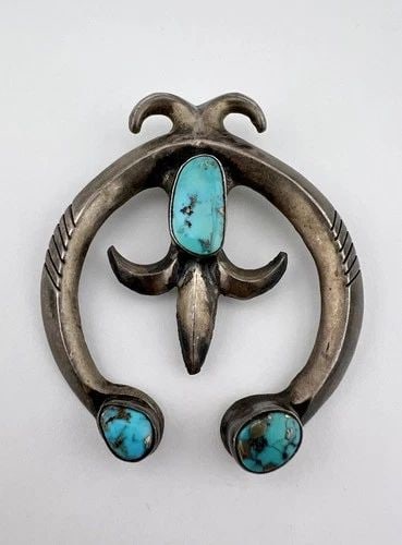 HUGE 3" OLD NAVAJO SANDCAST STERLING SILVER MORENCI TURQUOISE NAJA PENDANT 54.6G: HUGE 3" Old Navajo Sandcast Sterling Silver Morenci Turquoise NAJA Pendant 54.6g Size: 3" Tall By Just Under 2 1/2" Wide Metal: Sterling Silver Weight is 54.6 Grams on my scale Amazing Natural High Gr