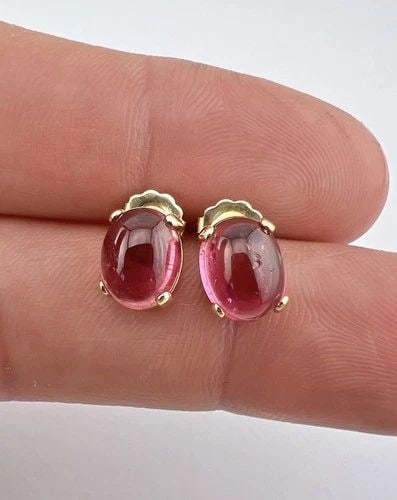 FINE 14K YELLOW GOLD NATURAL BUBBLE GUM PINK TOURMALINE CABOCHON POST EARRINGS: Fine 14K Yellow Gold Natural Bubble Gum Pink Tourmaline Cabochon Post Earrings Size: 3/8" (9mm) Tall & Over 1/4" (7mm) Wide Total Weight is 2.4 Grams on my scale Metal: 14k Yellow Gold Amazing Natural