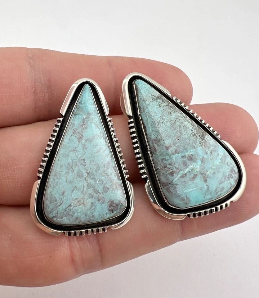 WILL DENETDALE NAVAJO STERLING SILVER BISBEE TURQUOISE TRIANGLE POST EARRINGS (1 of 1)