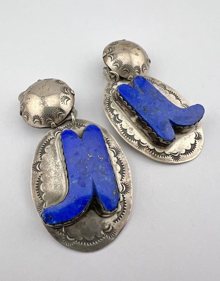 JOAN SLIFKA STERLING SILVER NATURAL LAPIS LAZULI COWBOY BOOTS CLIP EARRINGS 2.5": JOAN SLIFKA STERLING SILVER NATURAL LAPIS LAZULI COWBOY BOOTS CLIP EARRINGS 2.5" JOAN SLIFKA Sterling Silver Natural Lapis Lazuli Cowboy Boots Clip Earrings 2.5" Size: Around 2 1/2" Tall With Dangle &