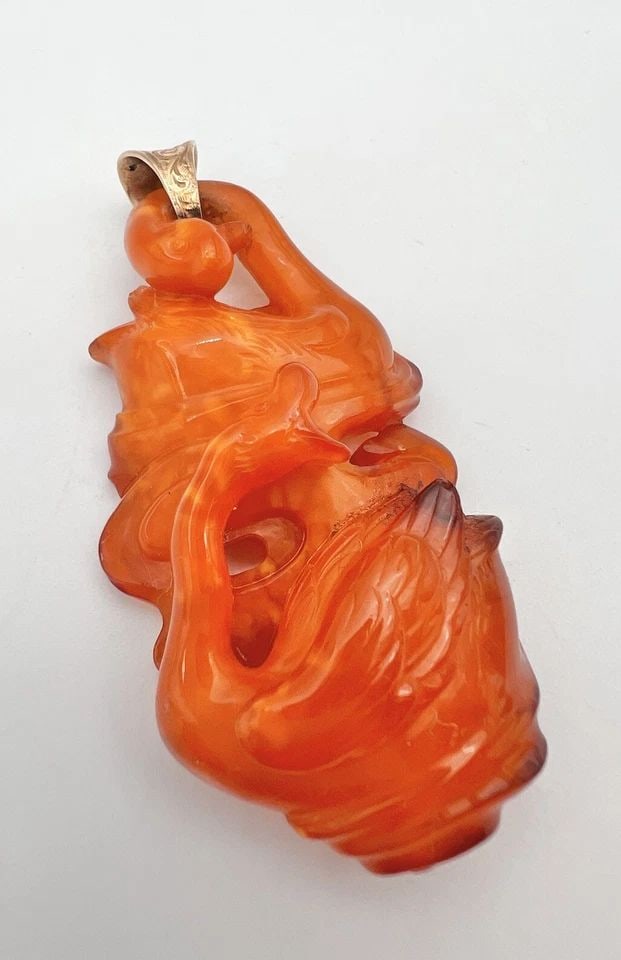 ANTIQUE CHINESE 14K GOLD & CARVED BUTTERSCOTCH AMBER TWO SWANS PENDANT 10G: ANTIQUE CHINESE 14K GOLD & CARVED BUTTERSCOTCH AMBER TWO SWANS PENDANT 10G Antique Chinese 14k Gold & Carved Butterscotch Amber Two Swans Pendant 10g Size: 2 5/8" Tall By 1 1/4" Wide Metal: 14k Yellow
