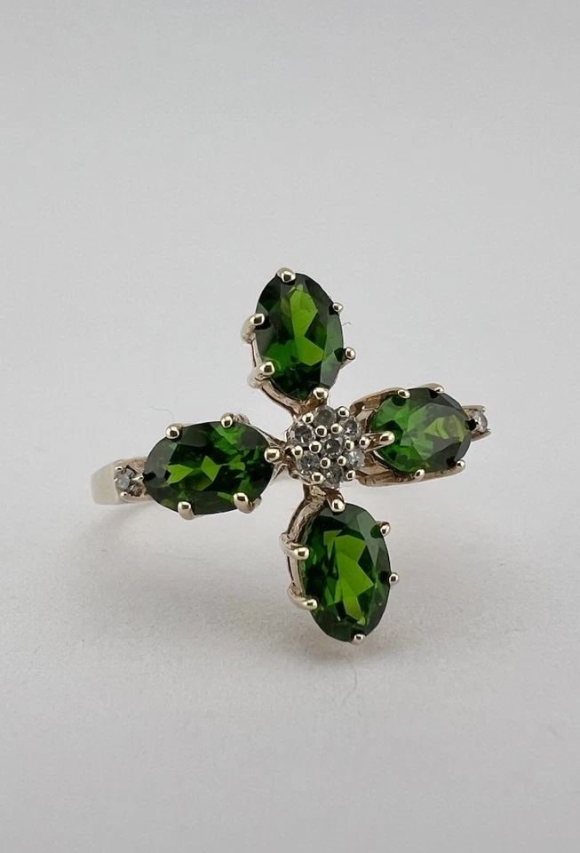 DESIGNER 10K YELLOW GOLD NATURAL CHROME GREEN DIOPSIDE CLUSTER FLORAL RING: DESIGNER 10K YELLOW GOLD NATURAL CHROME GREEN DIOPSIDE CLUSTER FLORAL RING Designer 10k Yellow Gold Natural Chrome Green Diopside Cluster Floral Ring Ring Size: 8.25 - Can Be Resized Metal: 10k Yellow