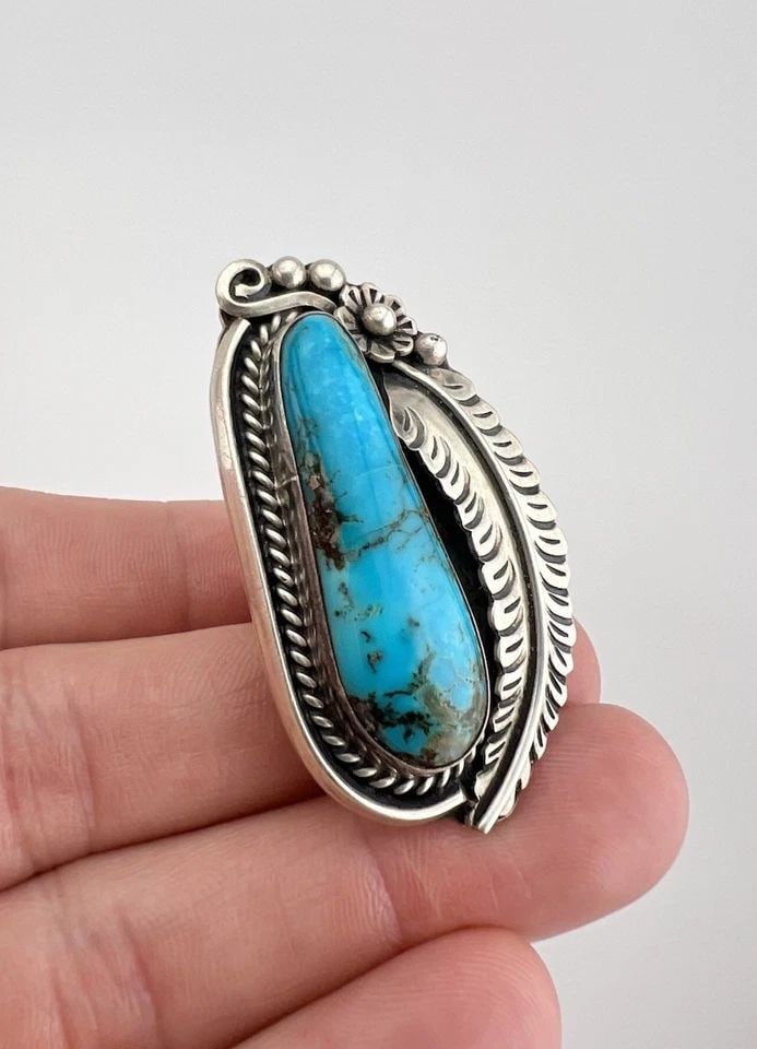 BIG 21G VTG GEORGE CLARK NAVAJO STERLING SILVER BISBEE TURQUOISE STAMPED RING 2": BIG 21g Vtg George Clark Navajo Sterling Silver Bisbee Turquoise Stamped Ring 2" Ring Size: 6.5 - Can Be Re Sized Weight is 21.0 Grams on my scale Metal: Sterling Silver Ring is 2" Tall In the Center 
