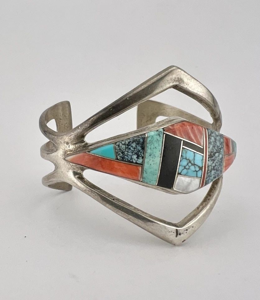 VTG NAVAJO SANDCAST STERLING SILVER FLUSH MULTI GEMSTONE CUFF BRACELET 55G: VTG NAVAJO SANDCAST STERLING SILVER FLUSH MULTI GEMSTONE CUFF BRACELET 55G Vtg Navajo Sandcast Sterling Silver Flush Multi Gemstone Cuff Bracelet 55g Cuff is 5" tip to Tip and has a 1" Wide Gap Cuff I