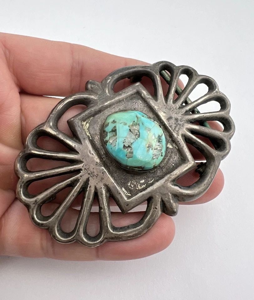 VTG NAVAJO SANDCAST STERLING SILVER NATURAL TURQUOISE BELT BUCKLE 3.25"-60.4G: VTG NAVAJO SANDCAST STERLING SILVER NATURAL TURQUOISE BELT BUCKLE 3.25"-60.4G Vtg Navajo Sandcast Sterling Silver Natural Turquoise Belt Buckle 3.25"-60.4g Size: Around 3 1/4" Wide By 2 1/8" Tall In T