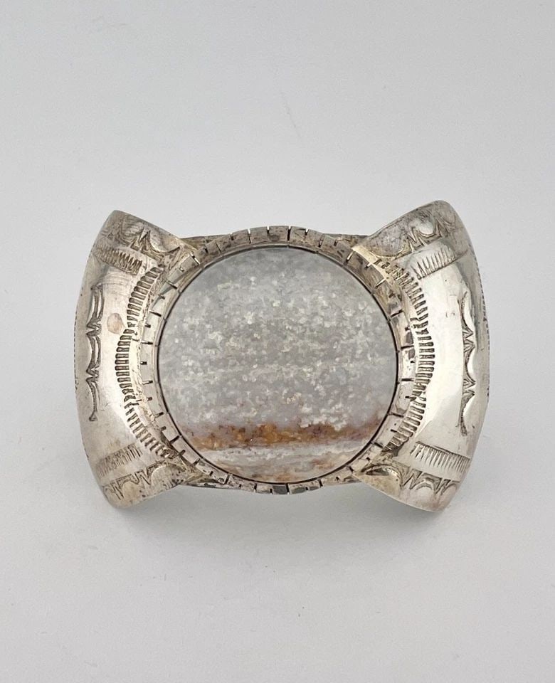 VINTAGE NAVAJO STERLING SILVER JASPER AGATE STAMPED WIDE DOME BOW CUFF BRACELET (1 of 2)