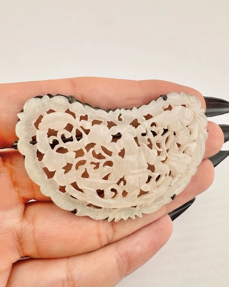 ANTIQUE OLD CHINESE SILVER NATURAL WHITE JADE CARVED PLAQUE PIN BROOCH 2.25" (1 of 2)