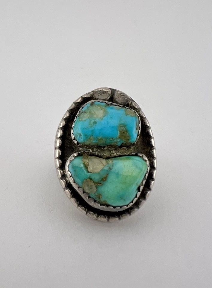 VINTAGE NAVAJO STERLING SILVER INGOT NEVADA TURQUOISE CHUNKY MEN'S RING -32.1G: Vintage Navajo Sterling Silver INGOT Nevada Turquoise Chunky Men's Ring -32.1g Ring Size: 8 Weight is 32.1 Grams on my scale Metal: Sterling Silver Ring is 1 1/8" Tall In the Center Amazing Natural Vi