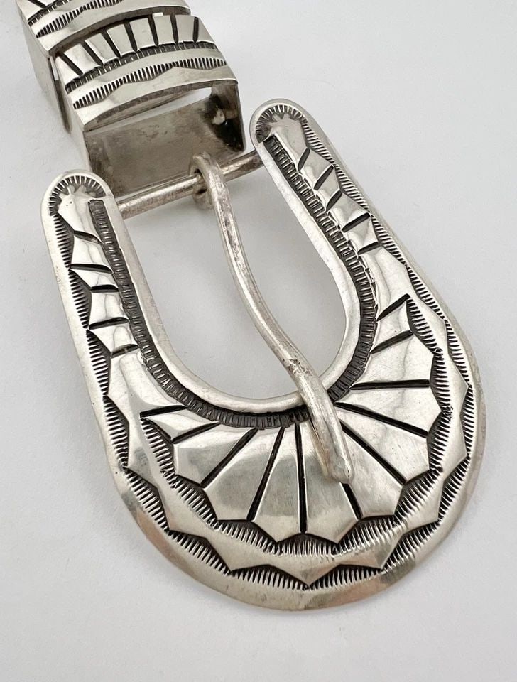 VINTAGE NAVAJO STERLING SILVER DEEP STAMPED 4 PIECE RANGER BELT BUCKLE 41.3G: VINTAGE NAVAJO STERLING SILVER DEEP STAMPED 4 PIECE RANGER BELT BUCKLE 41.3G Vintage Navajo Sterling Silver Deep Stamped 4 Piece Ranger Belt Buckle 41.3g Buckle Size: 1 3/4" Tall By Just Under 2 1/2" 