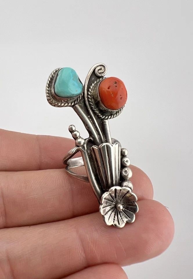 VTG NAVAJO STERLING SILVER TURQUOISE & CORAL DETAILED STAMPED FLORAL RING 1 7/8" (1 of 2)