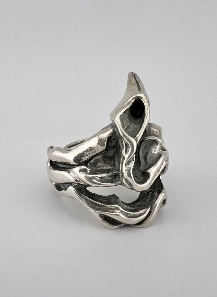 GACKT DARTS GIGOR GOTHIC PUNK BIKER STERLING SILVER FIRE FLAMES MEN'S RING: GACKT DARTS GIGOR GOTHIC PUNK BIKER STERLING SILVER FIRE FLAMES MEN'S RING Gackt DARTS GIGOR Gothic Punk Biker Sterling Silver Fire Flames Men's Ring Ring Size: 7.75 Metal: Sterling Silver Weight is 1