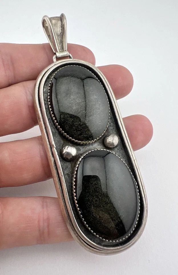 VINTAGE AJ NAVAJO STERLING SILVER CATS EYE LABRADORITE PENDANT 4 1/8" - 57.2G: VINTAGE AJ NAVAJO STERLING SILVER CATS EYE LABRADORITE PENDANT 4 1/8" - 57.2G Vintage AJ Navajo Sterling Silver Cats Eye Labradorite Pendant 4 1/8" - 57.2g Size: 4 1/8" Tall With Bail & Around 1 1/2" 