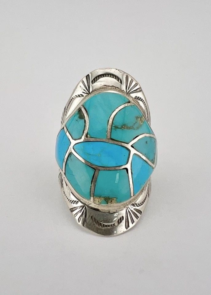 HUGE VTG ZUNI STERLING SILVER FISH SCALE TURQUOISE FLUSH STAMPED RING 12.5G: HUGE Vtg Zuni Sterling Silver Fish Scale Turquoise Flush Stamped Ring 12.5g Ring Size: 10.5 Weight is 12.5 Grams on my scale Metal: Sterling Silver Ring is Almost 1 1/2" Tall In the Center Amazing Flu