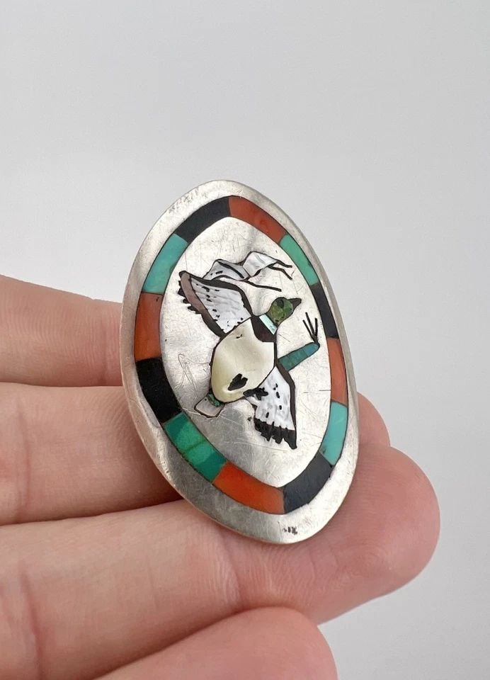 VTG NANCY HALOO ZUNI STERLING SILVER FLUSH MULTI GEMSTONE DUCK WOMEN'S RING: Vtg Nancy Haloo Zuni Sterling Silver Flush Multi Gemstone DUCK Women's Ring Ring Size: 8.25 Weight is 12.3 Grams on my scale Test Positive For Sterling Silver Face Of The Ring is 1 5/8" Tall In the Ce