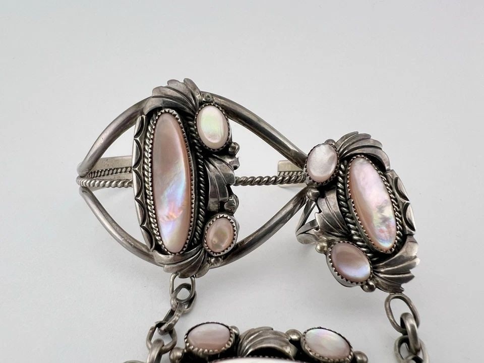 VTG NAVAJO STERLING SILVER PINK MOTHER OF PEARL SLAVE CUFF BRACELET & RING 37.4G (1 of 2)