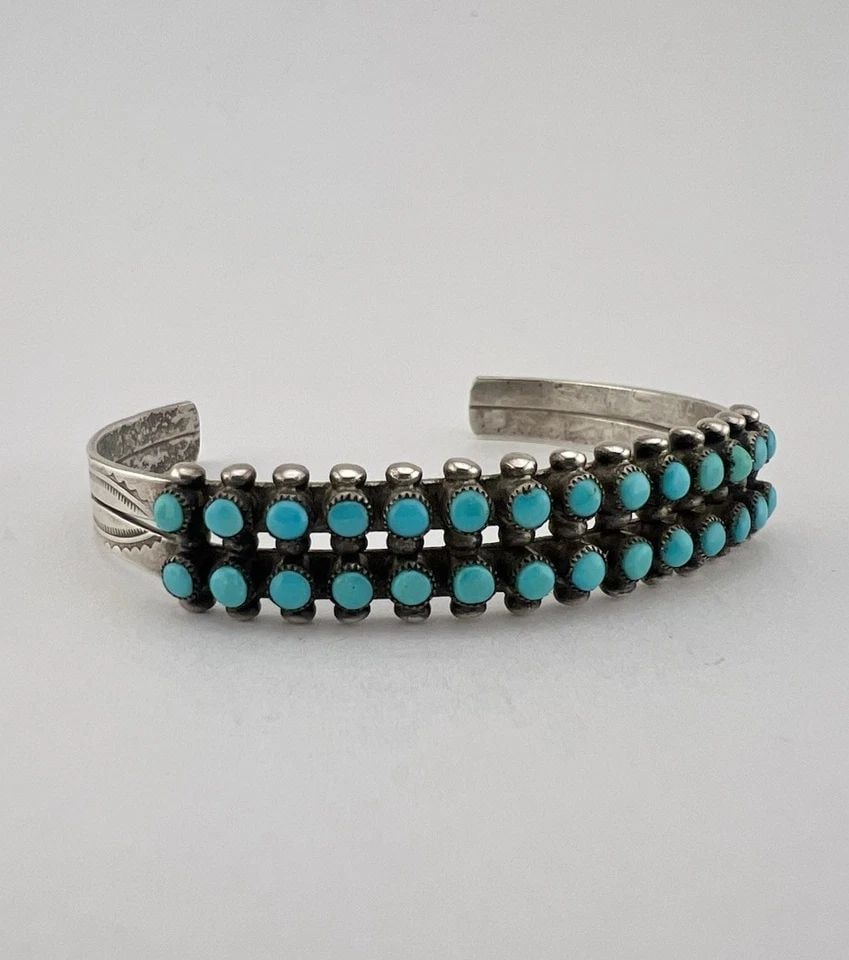 VTG FRED HARVEY ERA ZUNI TURQUOISE STERLING SILVER 2 ROW SNAKE EYE CUFF BRACELET: Vtg Fred Harvey Era Zuni Turquoise Sterling Silver 2 Row Snake Eye Cuff Bracelet Cuff is 5" tip to Tip and has a 1 1/4" Wide - Adjustable Gap Cuff Is 1/2" Wide In The Center Weight is 13.5 Grams on my