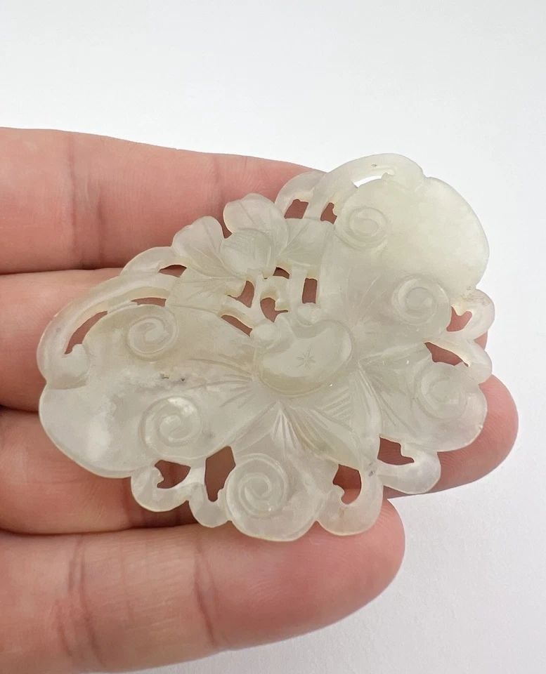 OLD CHINESE CARVED TRANSLUCENT WHITE JADE MOTH BUTTERFLY PLAQUE PENDANT 2 5/8" (1 of 2)