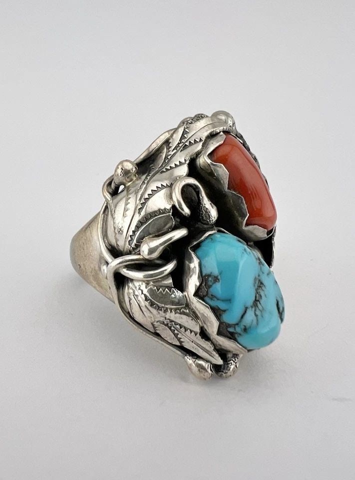 HUGE VTG NAVAJO STERLING SILVER BLUE TURQUOISE & CORAL STAMPED MEN'S RING 23.8G (1 of 2)