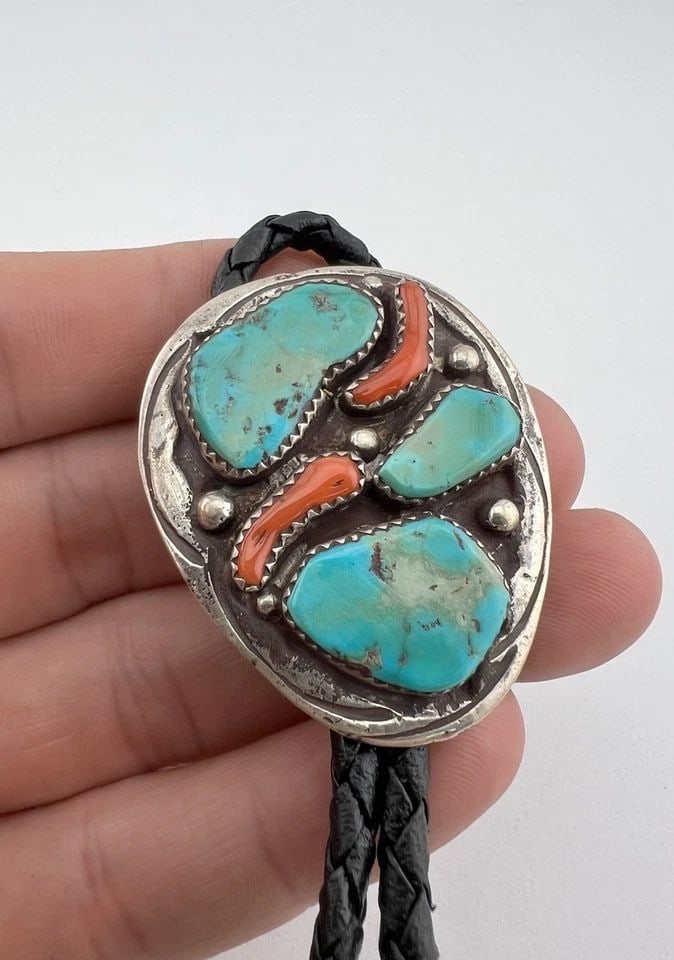 VINTAGE ZUNI STERLING SILVER NATURAL TURQUOISE & CORAL TEARDROP BOLO TIE 1.75": Vintage Zuni Sterling Silver Natural Turquoise & Coral Teardrop Bolo Tie 1.75" Size: 1 3/4" Tall by Just Under 1 1/2" Wide Weight is 35.2 Grams on my scale Metal: Sterling Silver Amazing Natural Turqu